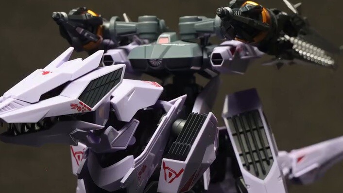 A high-end finished product with a molded color for 40,000 yen?! TAKARA Steel Machine God AMZ-1 Sosm