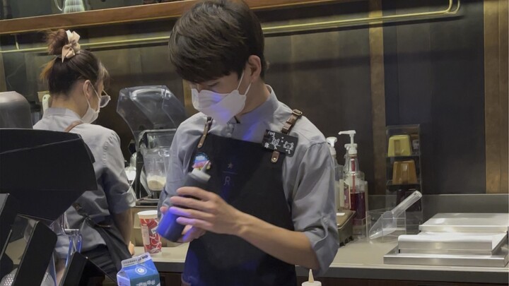 Về chuyện tôi gặp “A Thủy” ở Starbucks