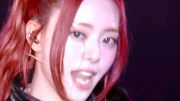 ITZY—YUNA (5)