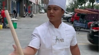หลังจากทำงานหนักมาสองชั่วโมง อาจารย์เฉินก็ตัดสินใจตายในที่ที่เขาอยู่