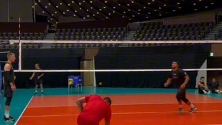 下手接飘球！