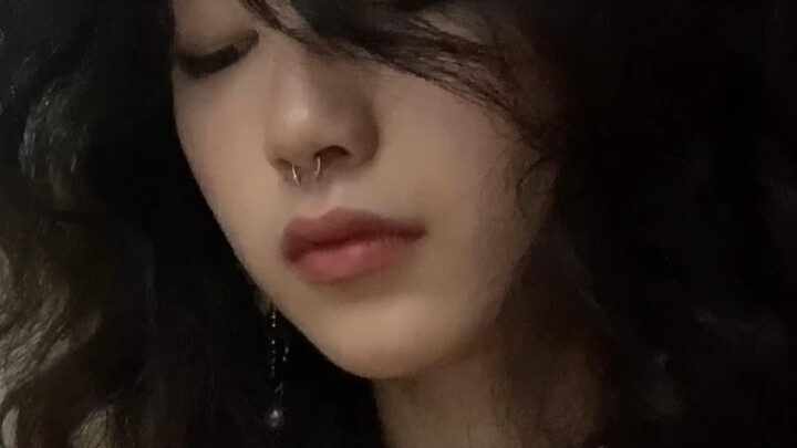 “لست مكتئبًا، فقط حزين قليلًا” – نسخة غناء صيف 2017