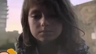 Real images of a little girl from abroad, may the world be peaceful and everyone be treated kindly