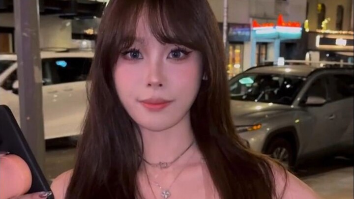 Sao ngoài đường vẫn còn thi tiếng Anh với người ta vậy?! Cảm ơn cảm hứng mà người hâm mộ đã mang lại