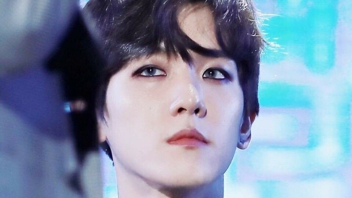 【بين بوكهيون】 مجمّع صغير لردود أفعال السيد بين عندما لفتت الكاميرا انتباهه خلال حفل الجوائز