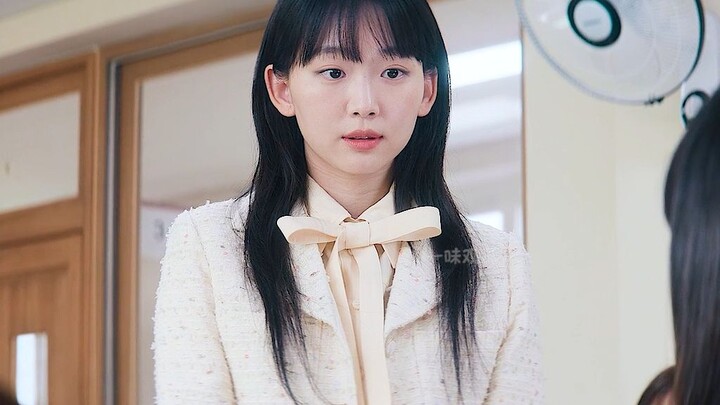ทหารหน่วยพิเศษปลอมตัวเป็นครูฝึกสอนสาว จัดการนักเรียนเกเร! ครูดูจบแล้วบอกว่าหายเครียดสุดๆ!