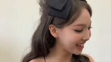 Bạn đã xem cảnh thật TikTok của thần tượng vs cảnh TikTok của thần tượng chưa? Lin Nayeon đăng solo 