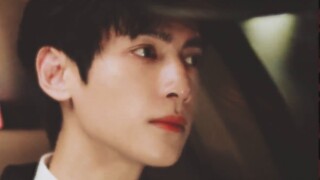 "I'm on the cover, aren't you satisfied?"◎ Luo Yunxi Hong Kong style licking face