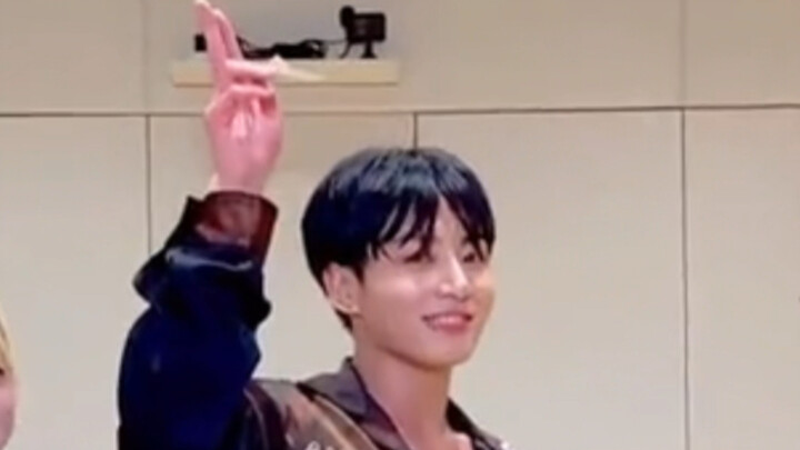 Jungkook Perfect Night dance challenge Jungkook focus🕺 The most shy episode!