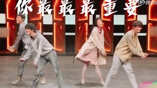 Đinh Thành Tân và Hà Trường Hy nhảy theo bài "You Are the Most Important" trong chương trình "Actors