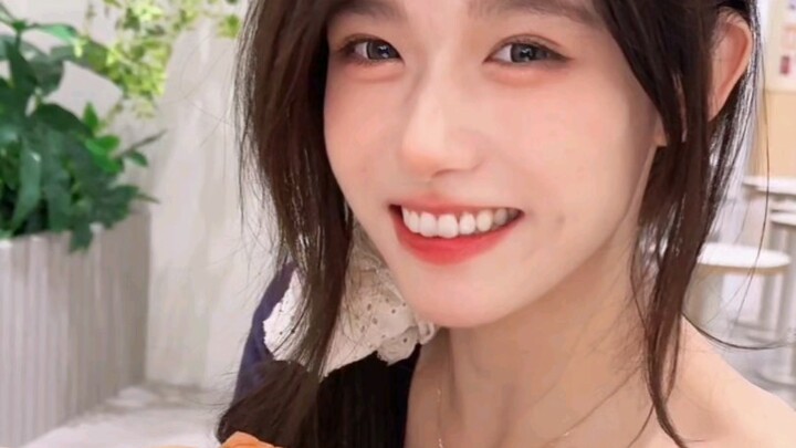 Which would you choose: food or beautiful women?