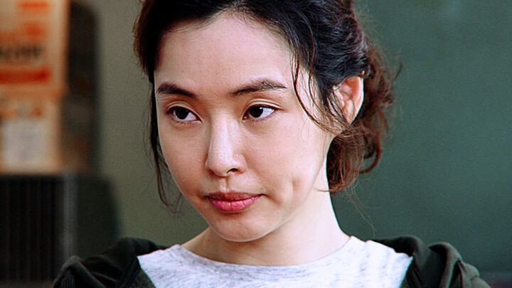 An undercover cop sells fried chicken to catch criminals—and accidentally opens a chain of restauran