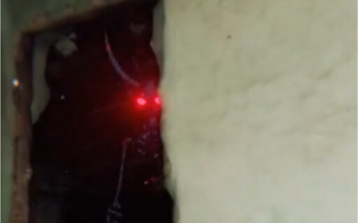 A mere mortal actually has the ability to freeze his body, damn...