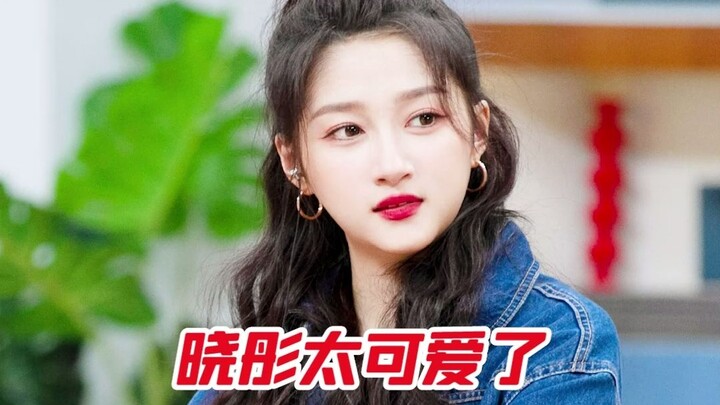 As soon as Guan Xiaotong speaks, you can tell she’s a seasoned comedian.