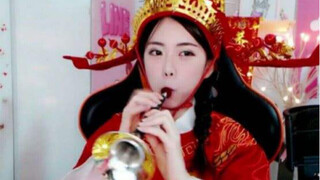 【周淑怡看自己跟卢本伟视频】笑死大牙了