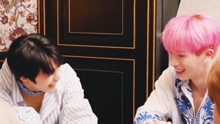 HYUNGWONHO MOMENT || P.52