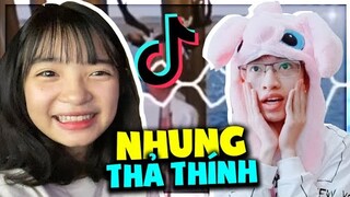 NHUNG EM GÁI KELLY GAMING ZỢ TUI THẢ THÍNH CỰC MẠNH | HÙNG AKIRA XEM TIK TOK FREE FIRE