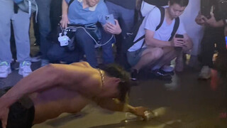 Hidup tidak mudah, gagak mengamen