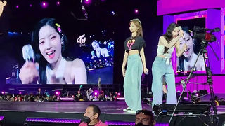 FANCAM 220515 (TWICE) คอนเสิร์ต 4th World Tour III LA Banc of CA Stadium "Candy" + "Yes or Yes"