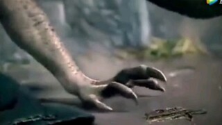 科幻电影：女孩变成飞龙！