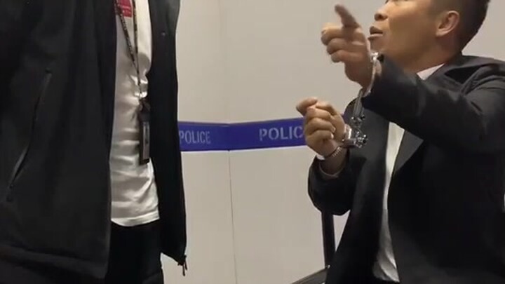 จางเต้าจ่างถูกจับเพราะไปเต้นรำ รู้สึกน้อยใจเต็มที่ เมื่อต้งซู่มาถึงและสอบถามก็ถึงได้รู้ว่าสาเหตุคืออ