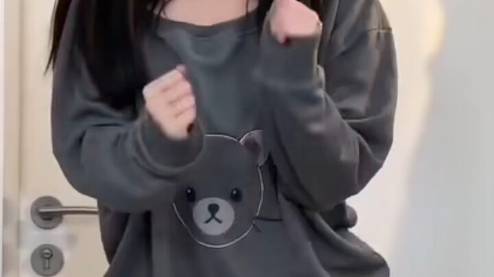 Ningning Sakurai dances for you, letting you taste what it’s like to be an emperor.