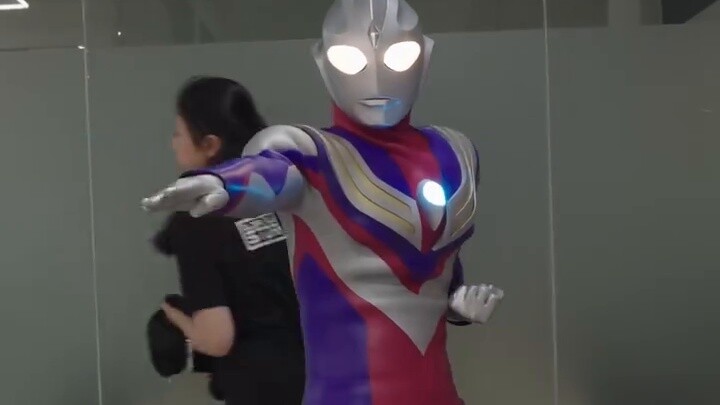 มันพังเลยซื้อของแท้มาแทน! ! อุลตร้าแมนติก้าแอคชั่นเพลเยอร์ (แอคชั่นพอใช้ได้ ไม่ชอบก็อย่าวิจารณ์)