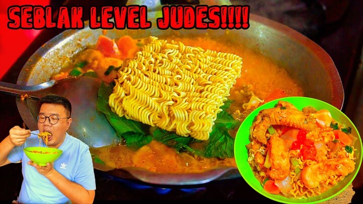 YANG JUALAN JUDES.. PEDAS SEBLAK NYA JUGA JUDES!!!