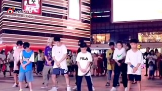 小朋友学跳刘雨昕的《节奏病》