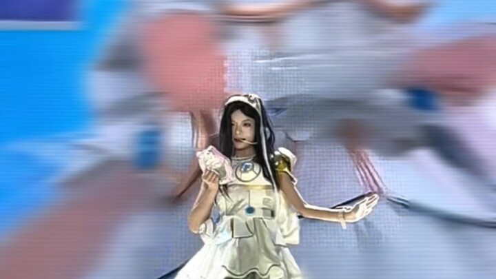 เมื่อฉันในปี 2025 ในที่สุดก็ทำตามความฝันที่จะขึ้นเวที Idol Fighter ที่ออกอากาศในปี 2017สำเร็จ