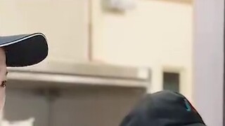 Người lạ có đáng tin cậy đến vậy không?