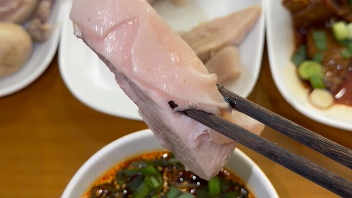International Lamb Day! Enjoying a hearty lamb dish in Shanghai. Alright, let’s dip it generously in