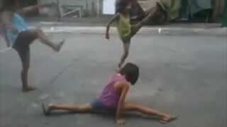 Akala ko maglalaro lang, mag-gymnastic pala. Lahat sila nag-bending, yung isa hindi makatayo haha 😂