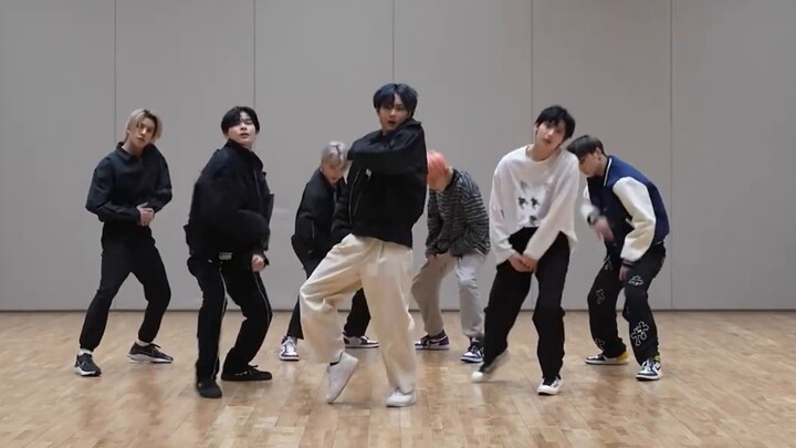 ENHYPEN's new song "Mirrored Practice Room Blessed-Cursed" dance version