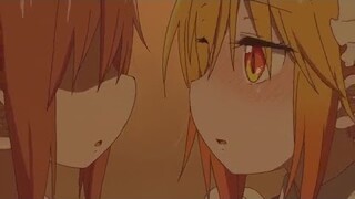 Tohru quiere besar a Kobayashi | Kobayashi san chi no maid dragon