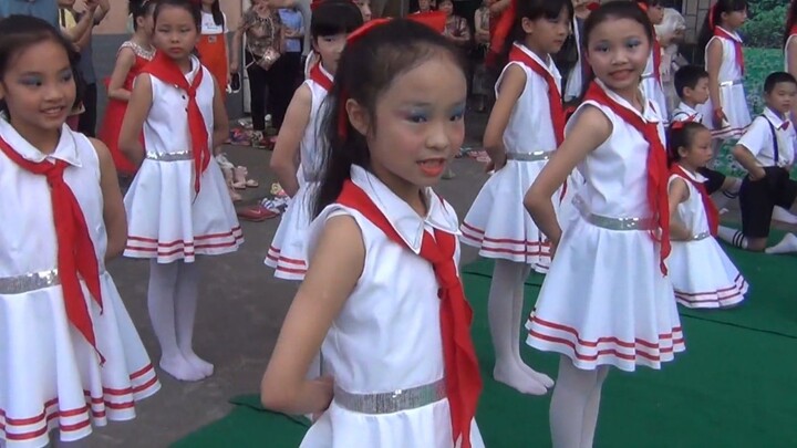 “Let the Dream Take Flight” (Performed by Class 5-1, Shangmei No. 3 Primary School)