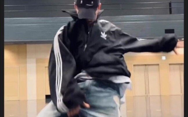 Whoever didn’t watch Kwon Soon-young dance will get beaten up!! Crazy, crazy! 『SEVENTEEN』