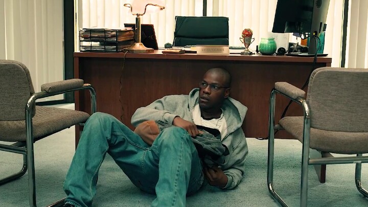 P1 Dia merampok bank seorang diri, bukan demi emas, melainkan hanya untuk uang 892,34 dolar AS itu