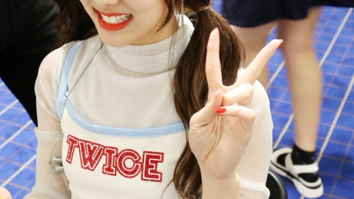 Before debut, thanks to a special privilege for entertainers, she was directly admitted to Konkuk Un