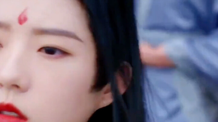 لا عجب أن لي تونغ غوانغ ما عاد مجنونًا في هذه الحلقات، لأنه واجه شخصًا أكثر جنونًا منه ولا يعرف كيف 