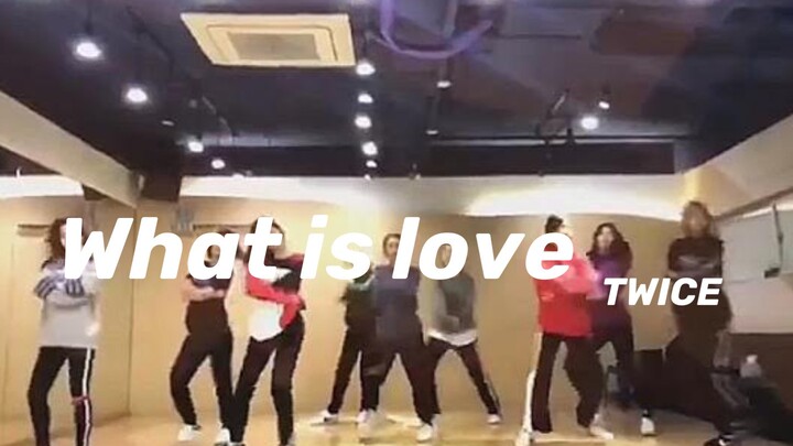 เปรียบเทียบการเต้นเดโมเพลง "What is love" ของ TWICE บนหน้าจอเดียวกัน