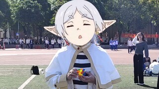Saat saya bercosplay sebagai Fulian di hari olahraga sekolah dan mengambil Kubus Rubik