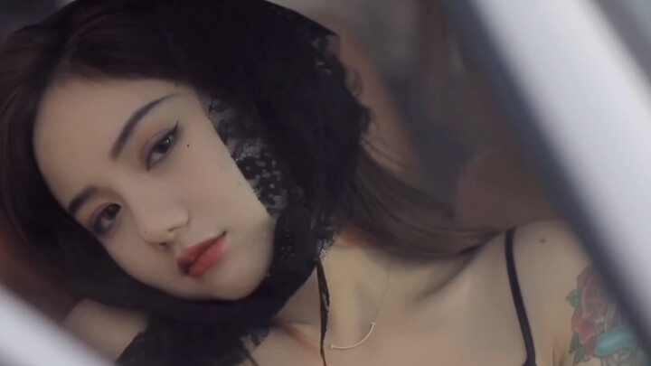 "الأخت تحبك"