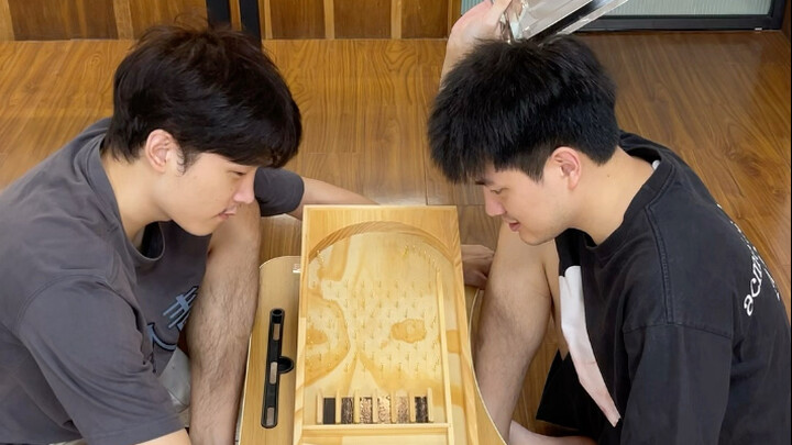 Cepetan panggil temanmu buat nonton tantangan kelereng!