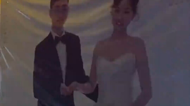 12 Januari, berita dari Yangzhou, Jiangsu: Seorang wanita secara tak sengaja mengetahui foto pernika