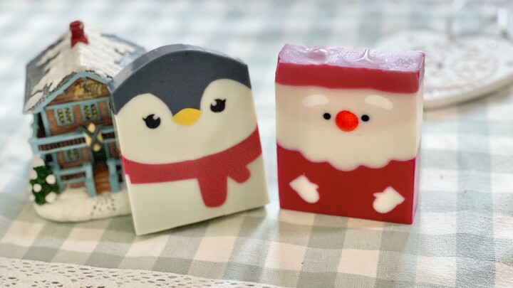 Can't bear to use it at all! Make two handmade soaps for Christmas!