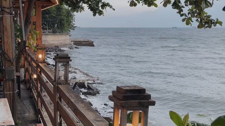 Một chiếc quán thật chill tại bờ biển vũng tàu