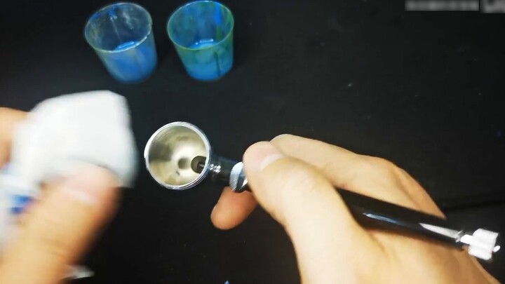 How to quickly clean the airbrush