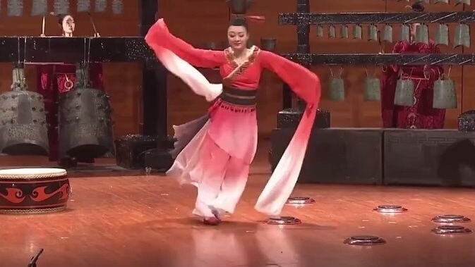 إحياء رقصة القناديل السبعة من عهد أسرة هان (رقصة الطبل والقنديل)