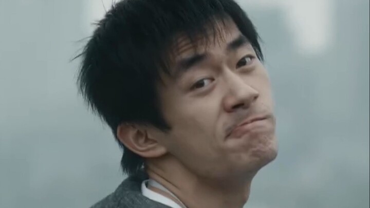 Film “Xiao Xiao De Wo” pertama kali memperlihatkan sudut pandang depan Jackson Yee, sekali ia menole